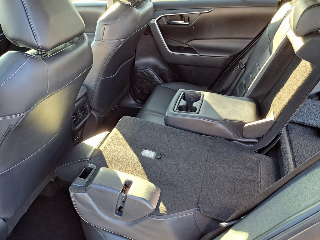 Used 2022 Toyota RAV4 XLE Premium image 34