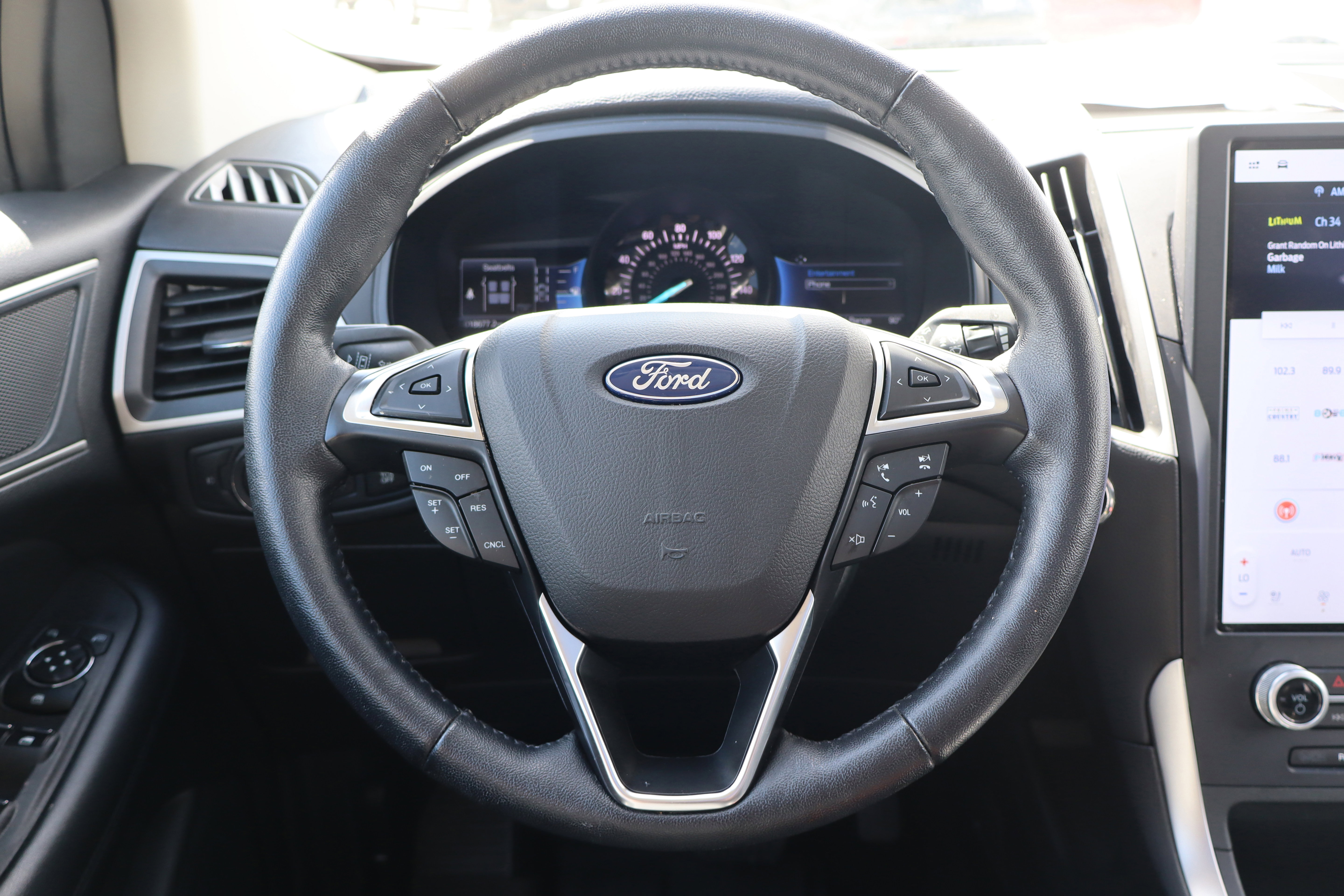 Used 2023 Ford Edge SEL w/ Convenience Package image 15