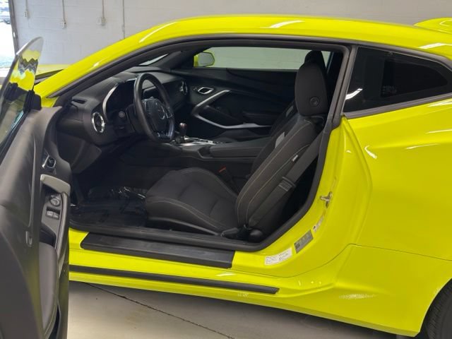 Used 2021 Chevrolet Camaro LT RWD image 9