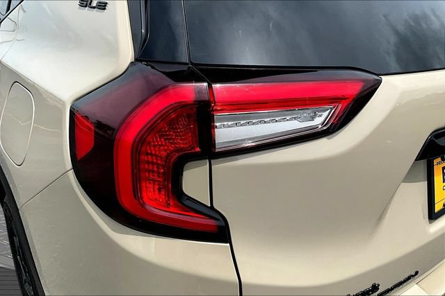 Used 2023 GMC Terrain SLE w/ Driver Convenience Package FWD image 22