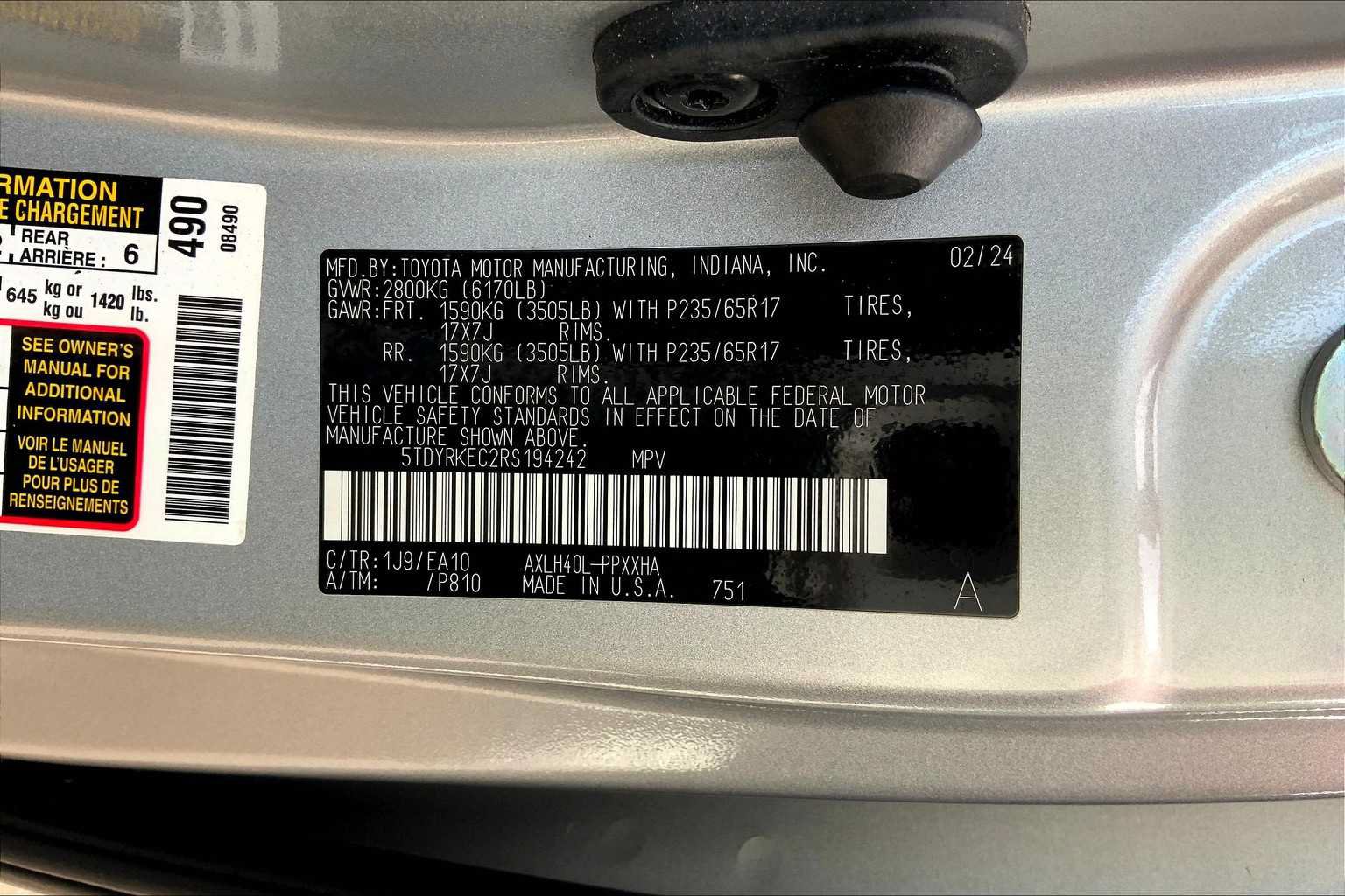 Used 2024 Toyota Sienna XLE FWD image 35