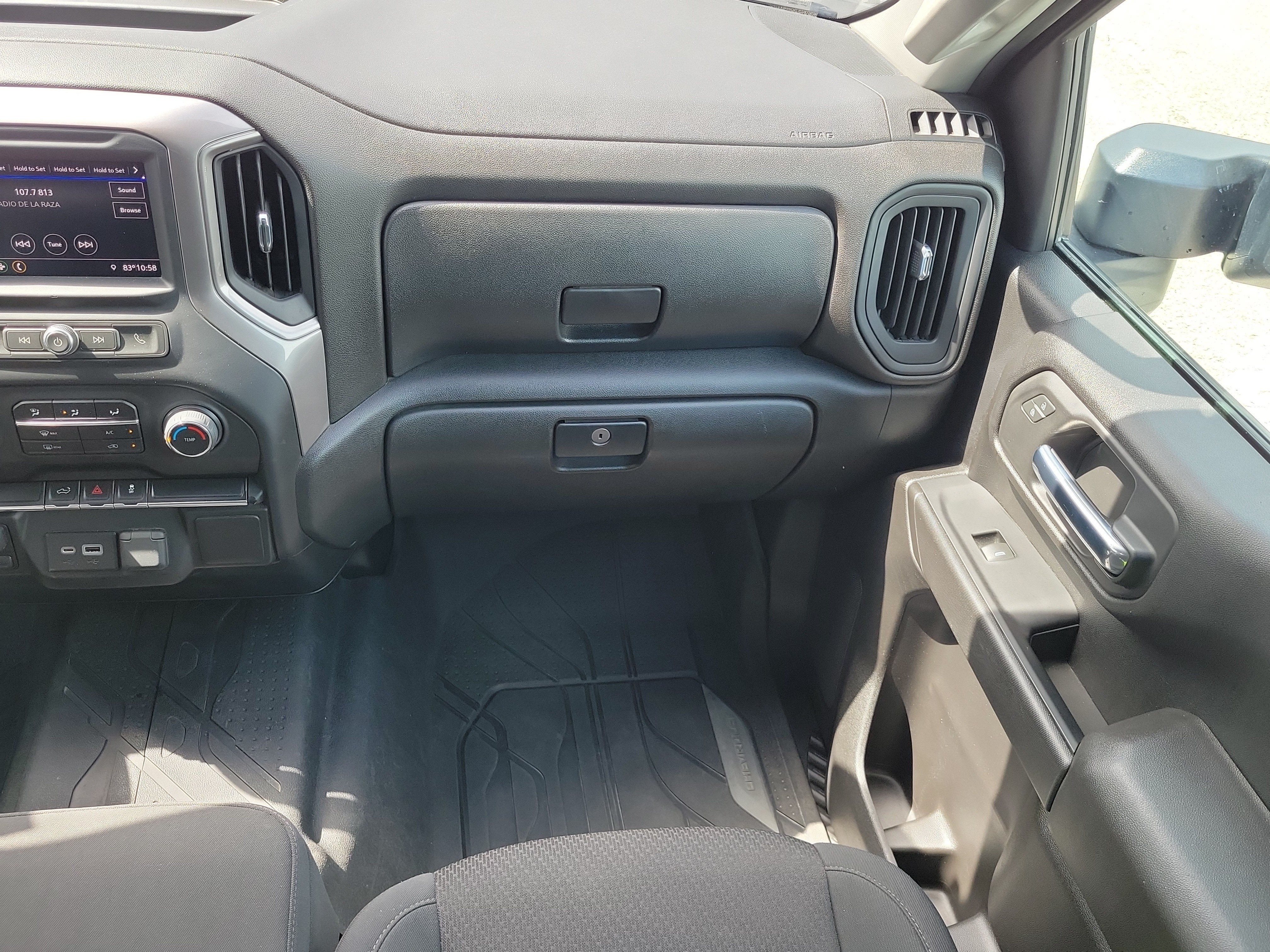 Used 2022 Chevrolet Silverado 2500 Custom w/ Custom Value Package AWD/4WD image 16