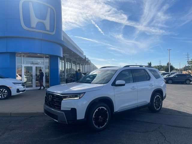 New 2026 Honda Pilot Touring image 1