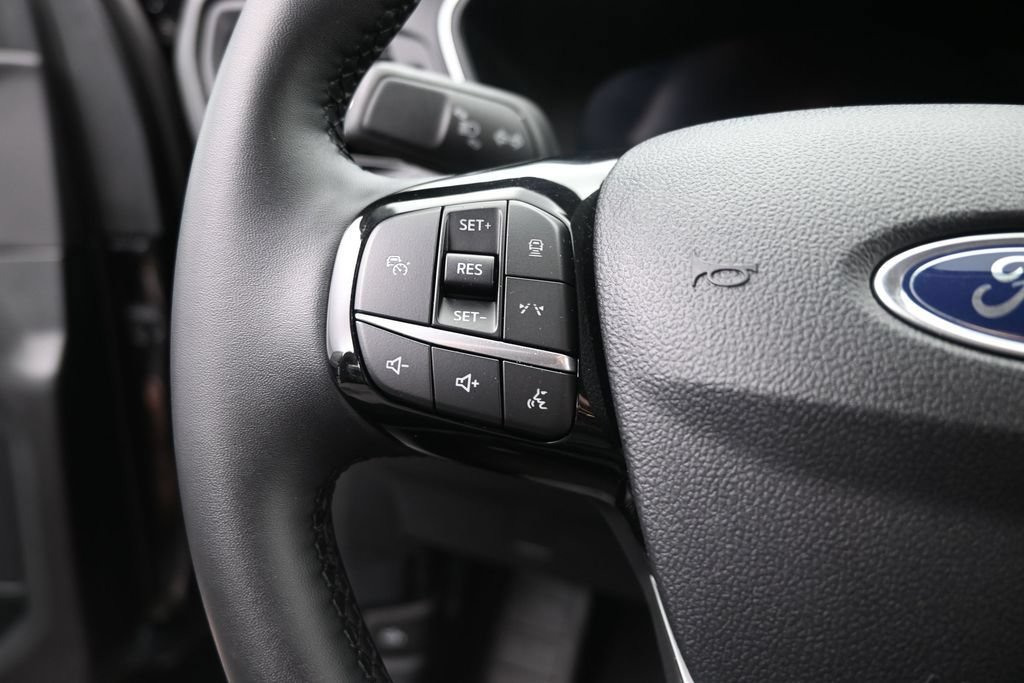 Used 2025 Ford Escape Platinum AWD/4WD image 29