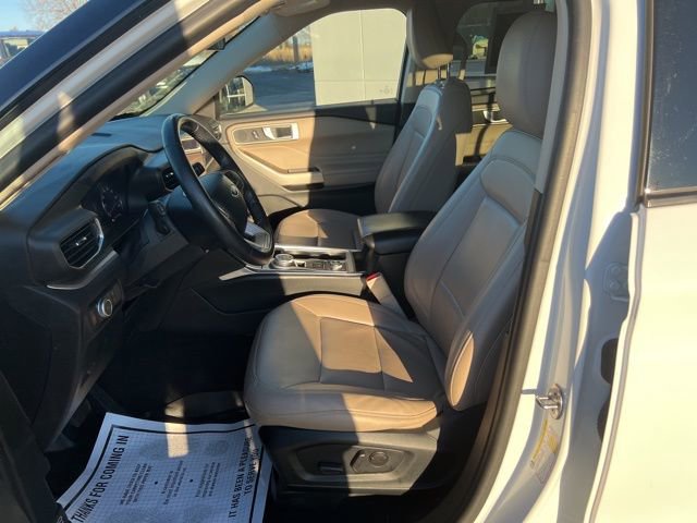 Used 2022 Ford Explorer XLT w/ Equipment Group 202A image 10