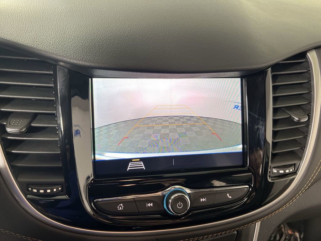 Used 2022 Chevrolet Trax LT w/ LT Convenience Package image 15