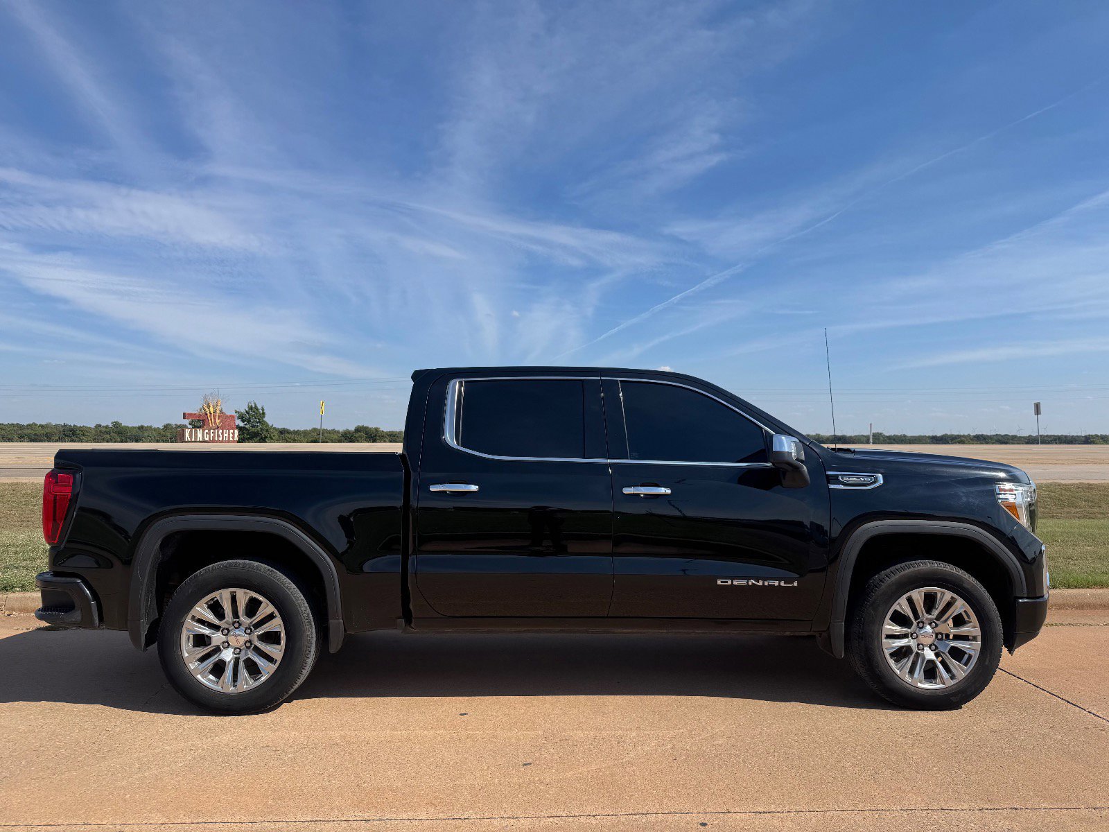 Used 2019 GMC Sierra 1500 Denali image 2
