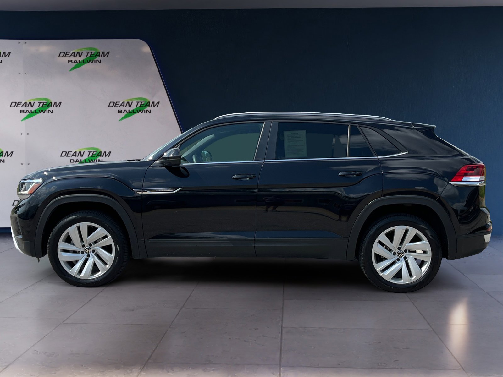 Used 2022 Volkswagen Atlas Cross Sport SE image 4