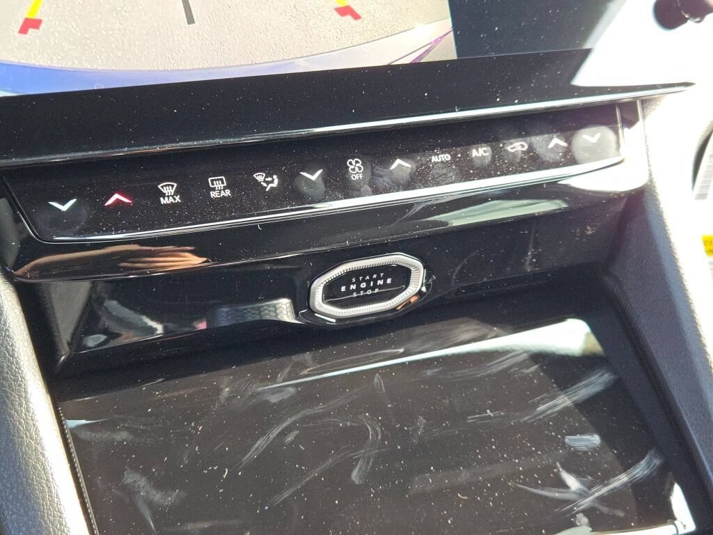 New 2026 Jeep Grand Cherokee Altitude AWD/4WD image 32
