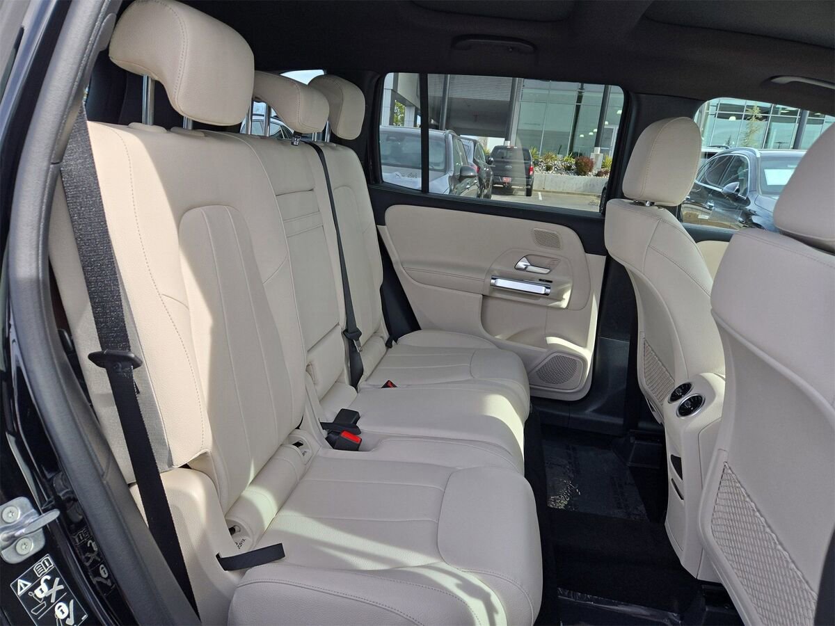New 2026 Mercedes-Benz GLB 250 image 14