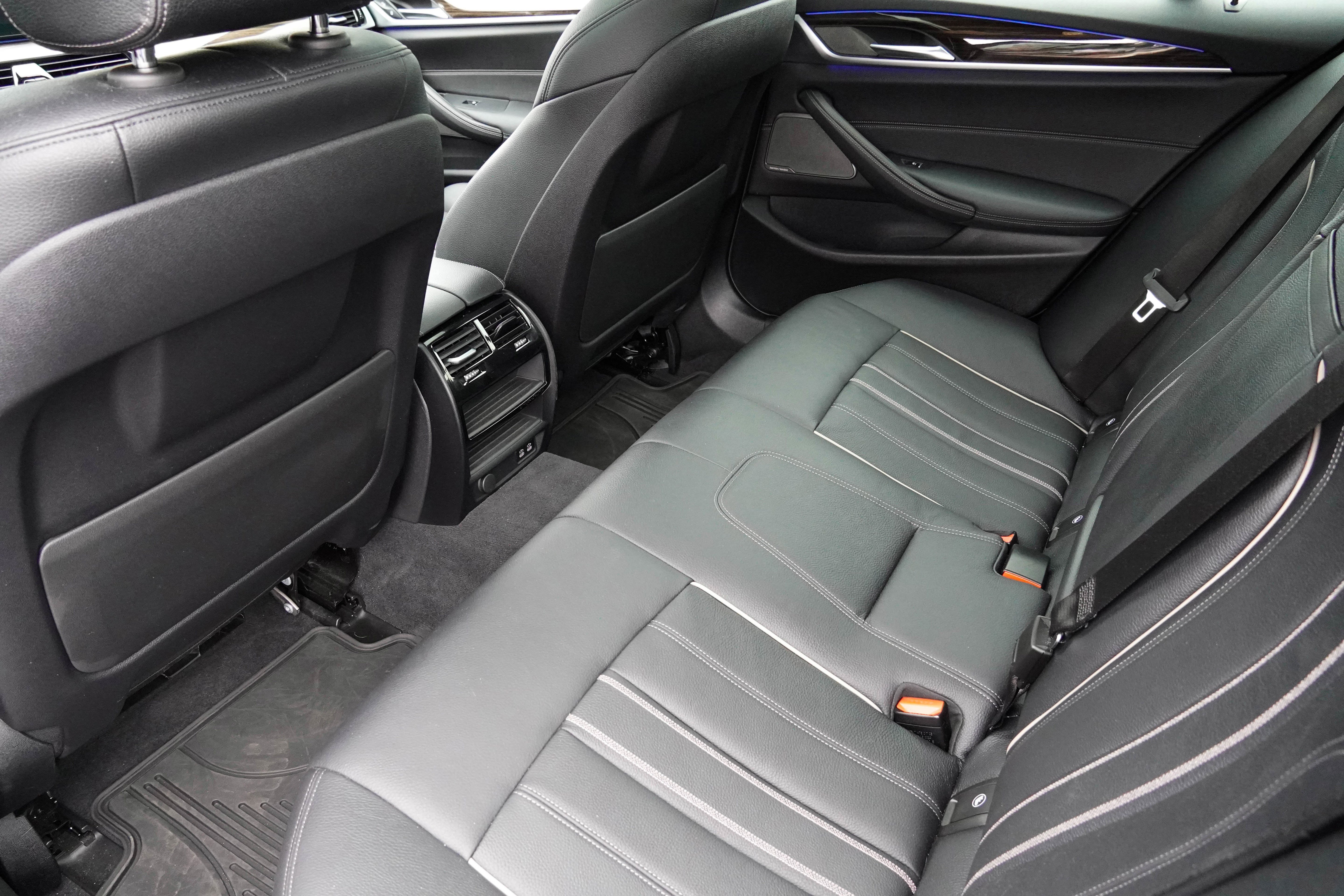 Used 2021 BMW 540i w/ M Sport Package image 37