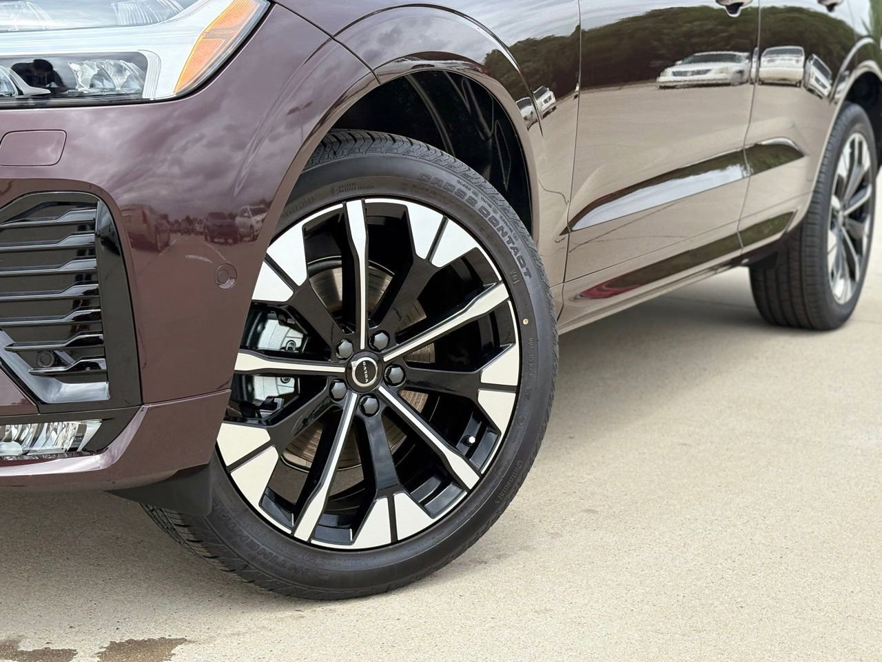 New 2026 Volvo XC60 B5 Plus w/ Protection Package Premier AWD/4WD image 10