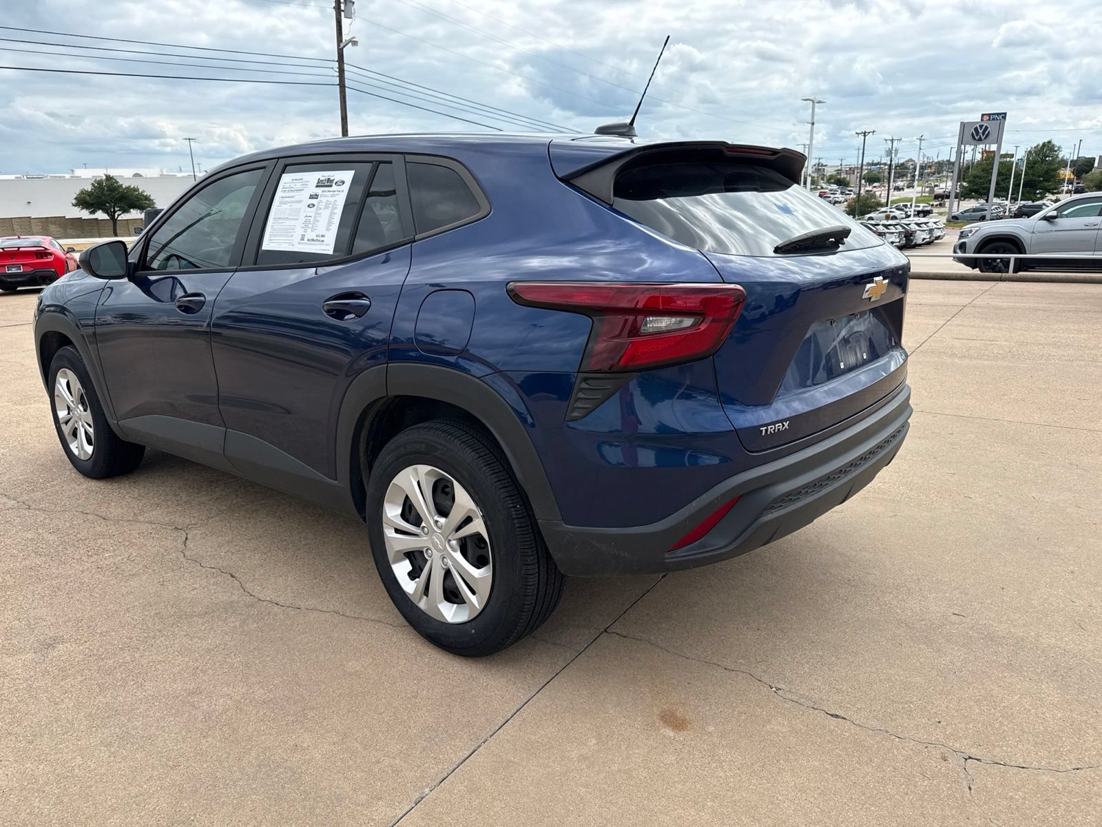 Used 2024 Chevrolet Trax LS FWD image 5