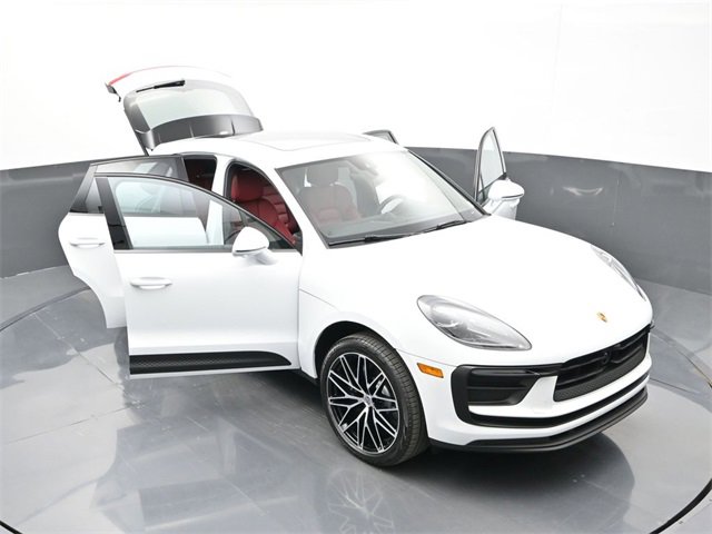 New 2026 Porsche Macan image 36