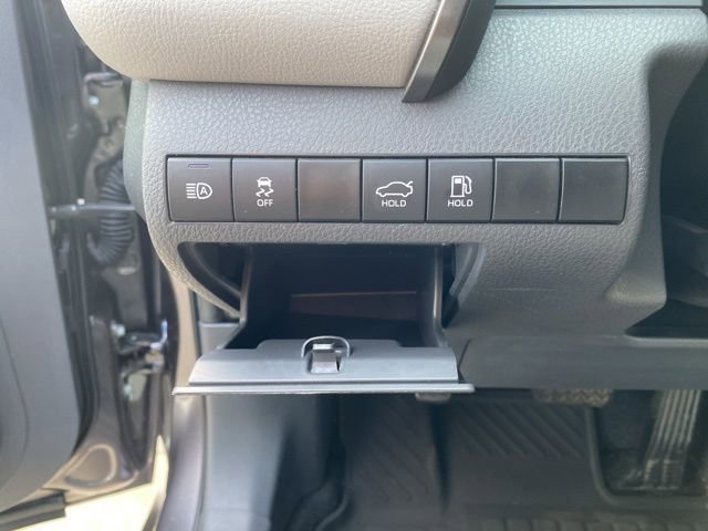 Used 2023 Toyota Camry SE image 11