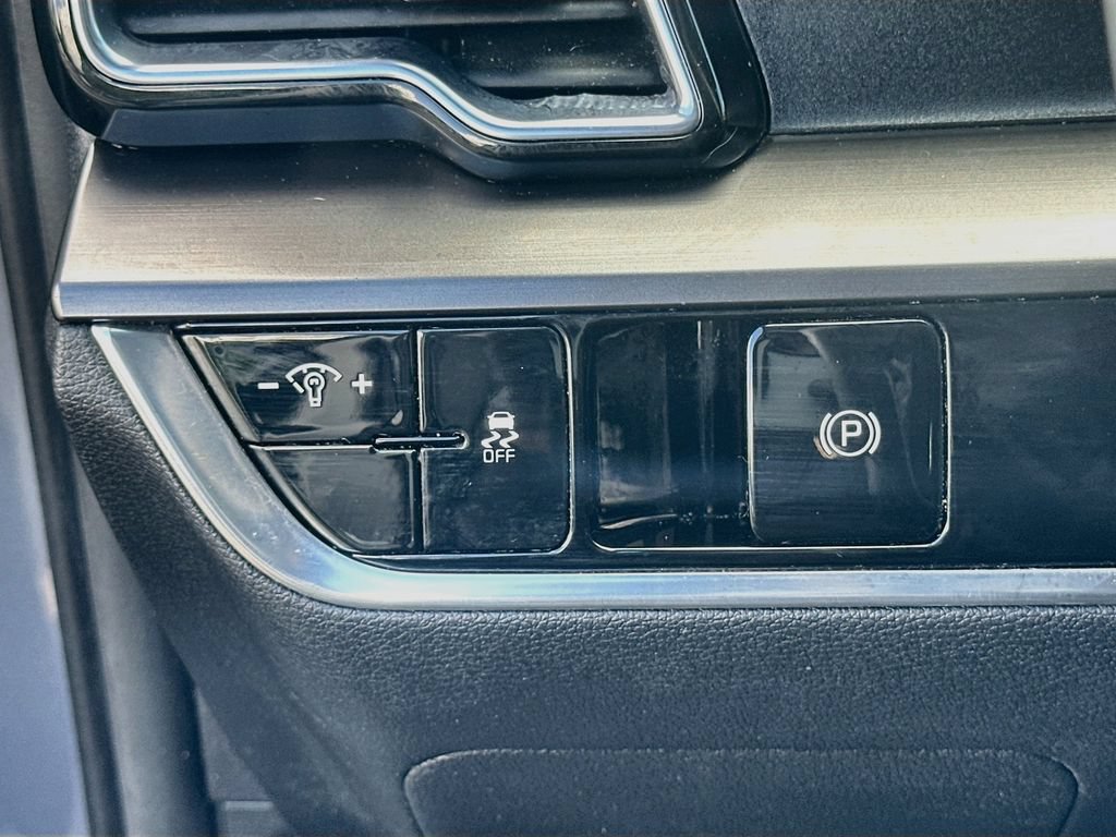 Certified 2023 Kia Sportage EX FWD image 10