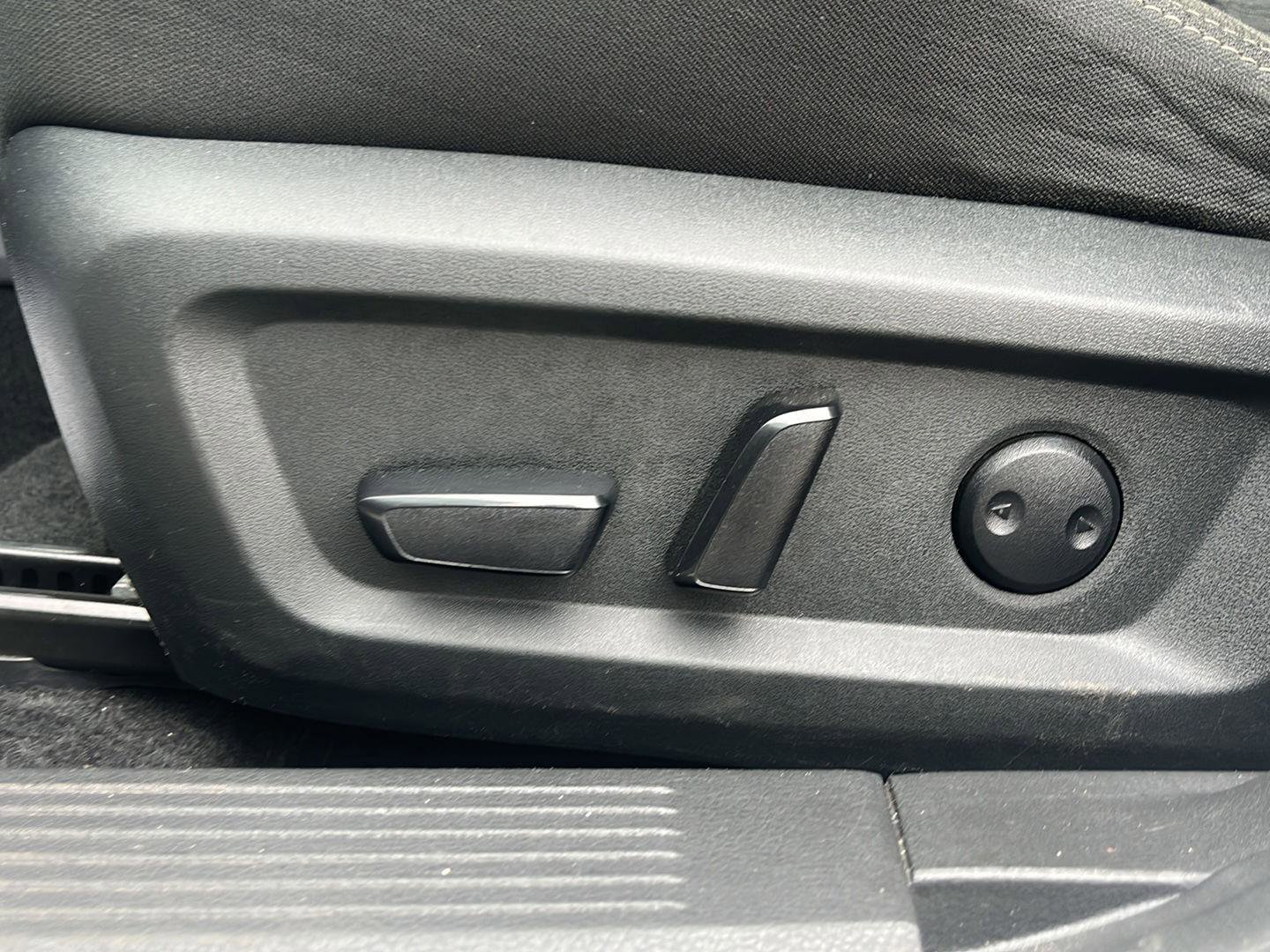 Used 2022 Nissan Rogue SV image 22