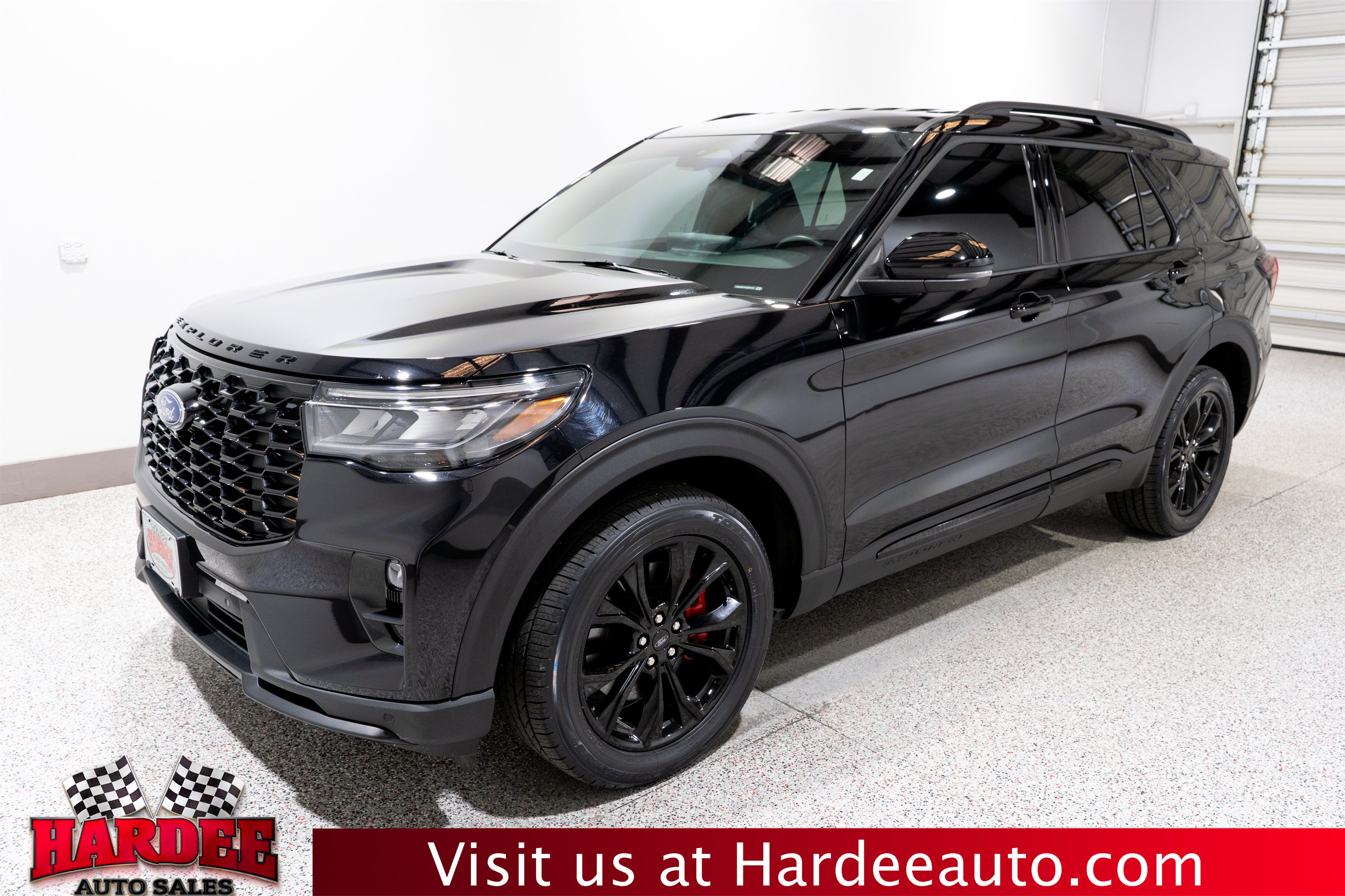 Used 2025 Ford Explorer ST-Line w/ ST-Line Street Pack AWD/4WD image 2
