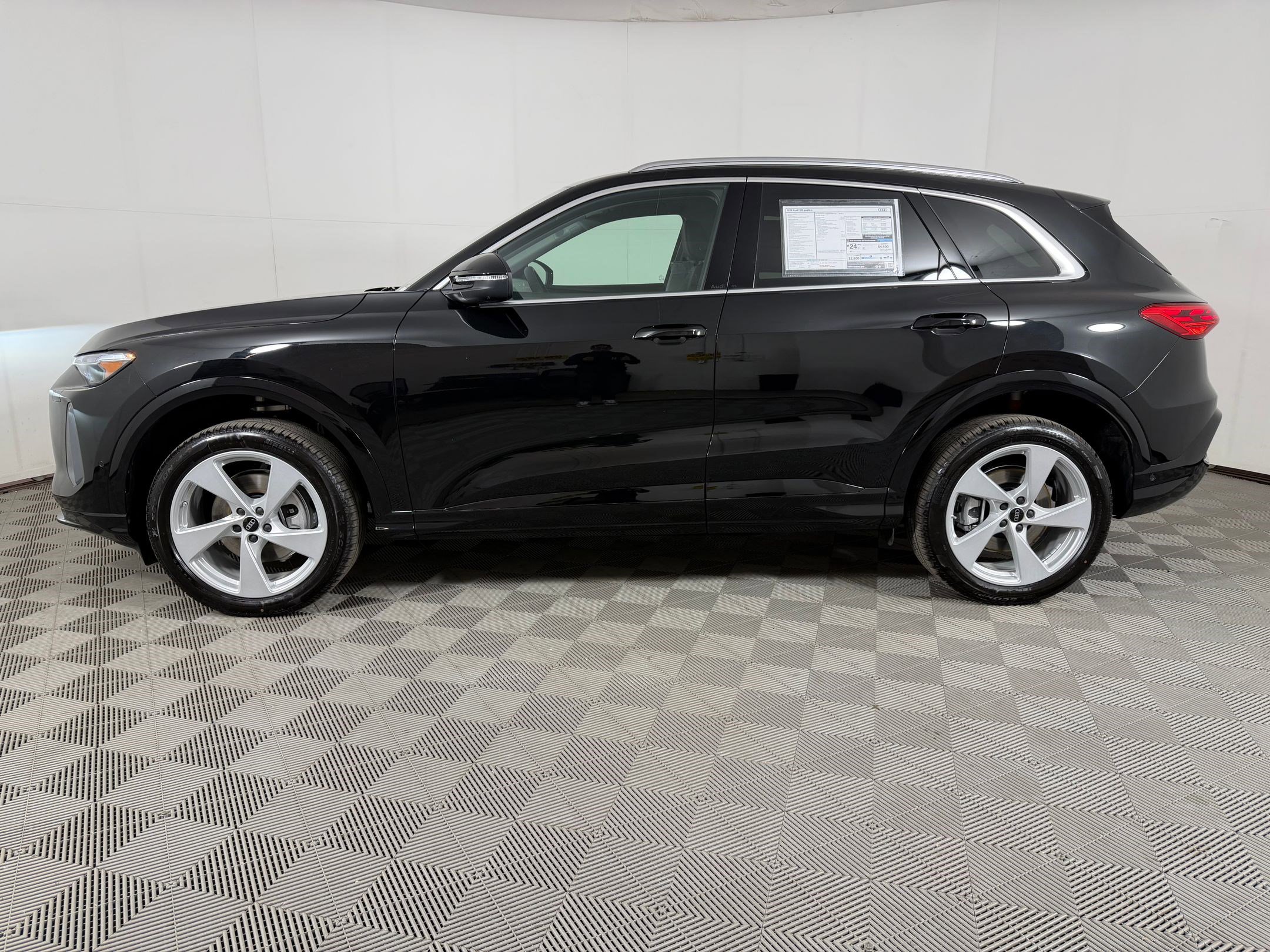 New 2026 Audi Q5 Premium Plus AWD/4WD image 2