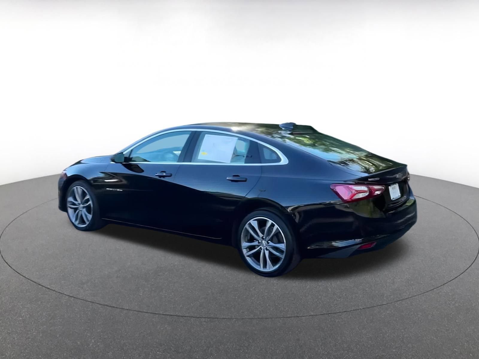 Used 2024 Chevrolet Malibu LT image 11