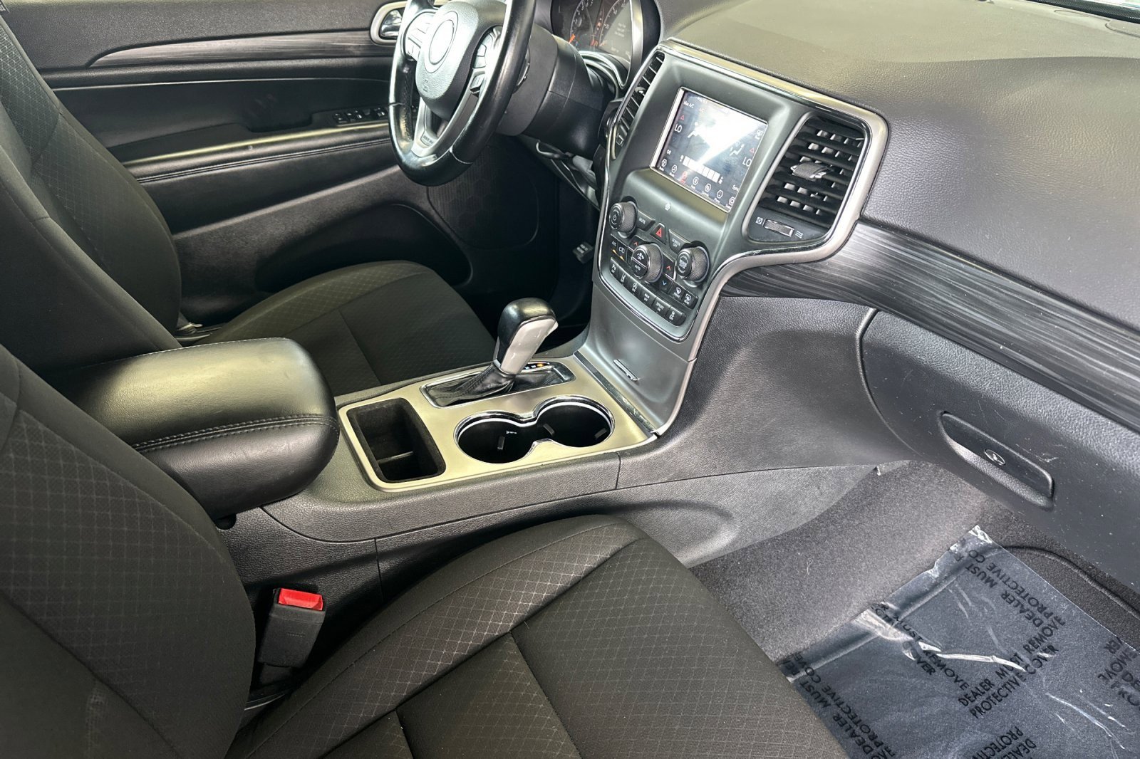 Used 2021 Jeep Grand Cherokee Laredo image 15