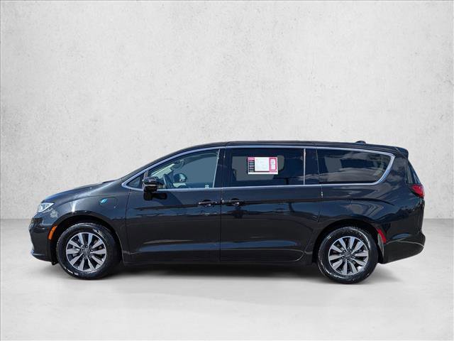 Used 2024 Chrysler Pacifica Select image 9