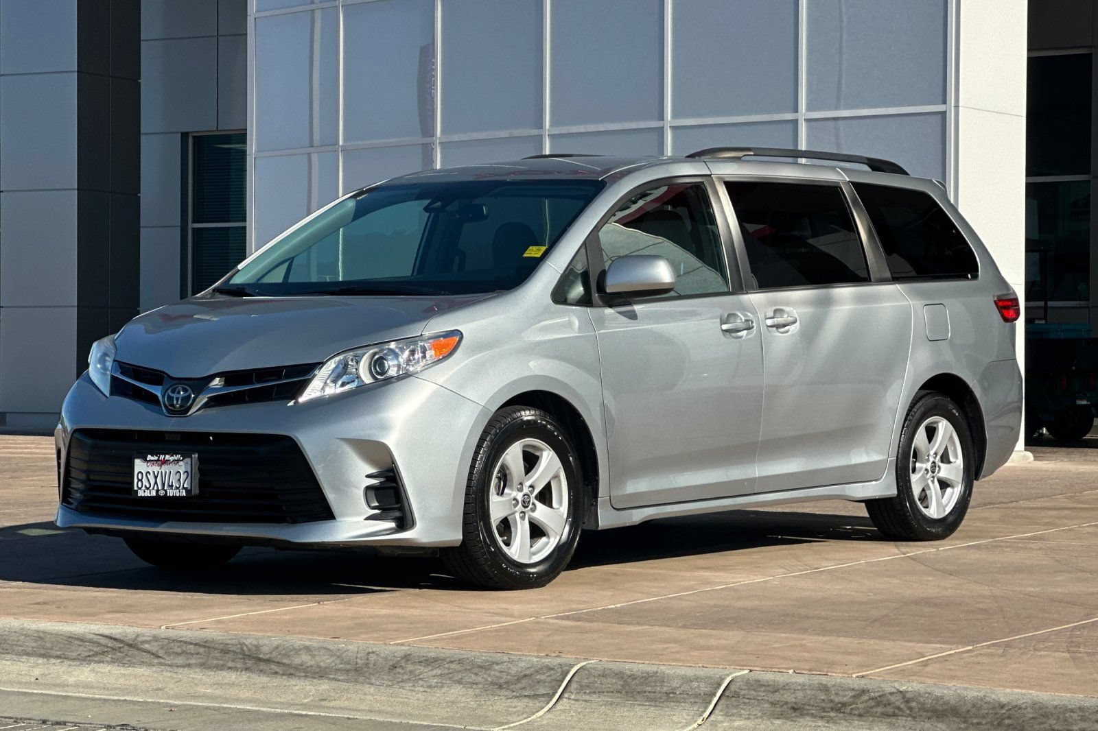 Used 2020 Toyota Sienna LE FWD image 8