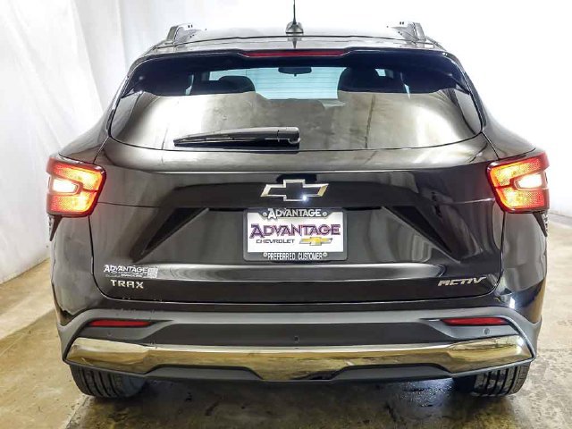 New 2026 Chevrolet Trax ACTIV w/ Sunroof Package FWD image 6