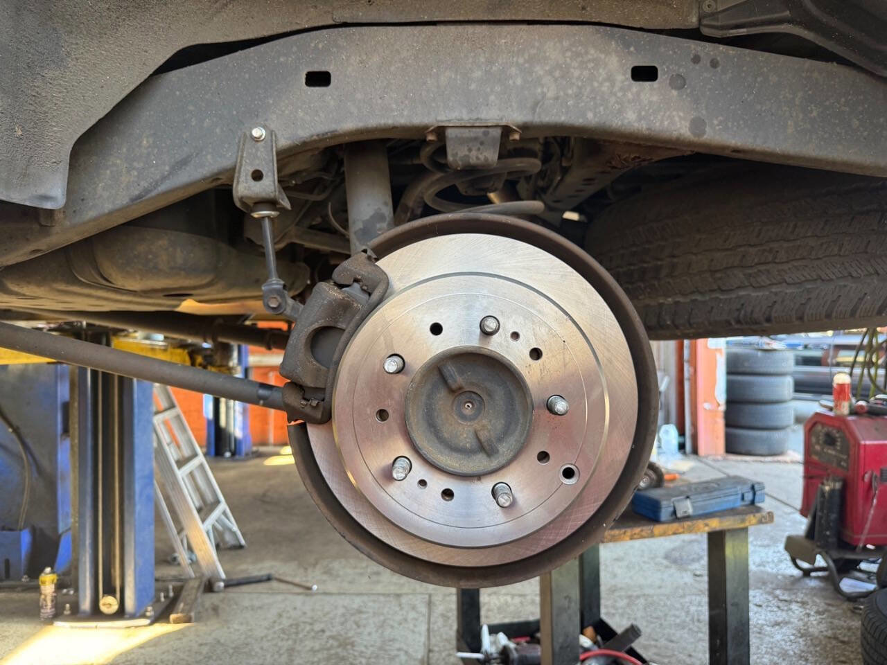 Used 2002 Toyota Land Cruiser image 40