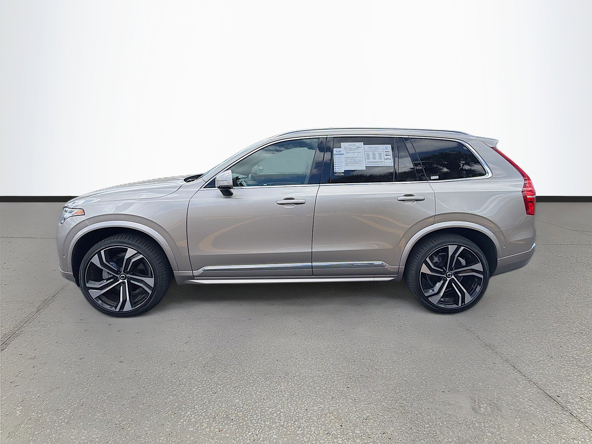 Used 2025 Volvo XC90 B6 Ultra w/ Protection Package Premier image 7