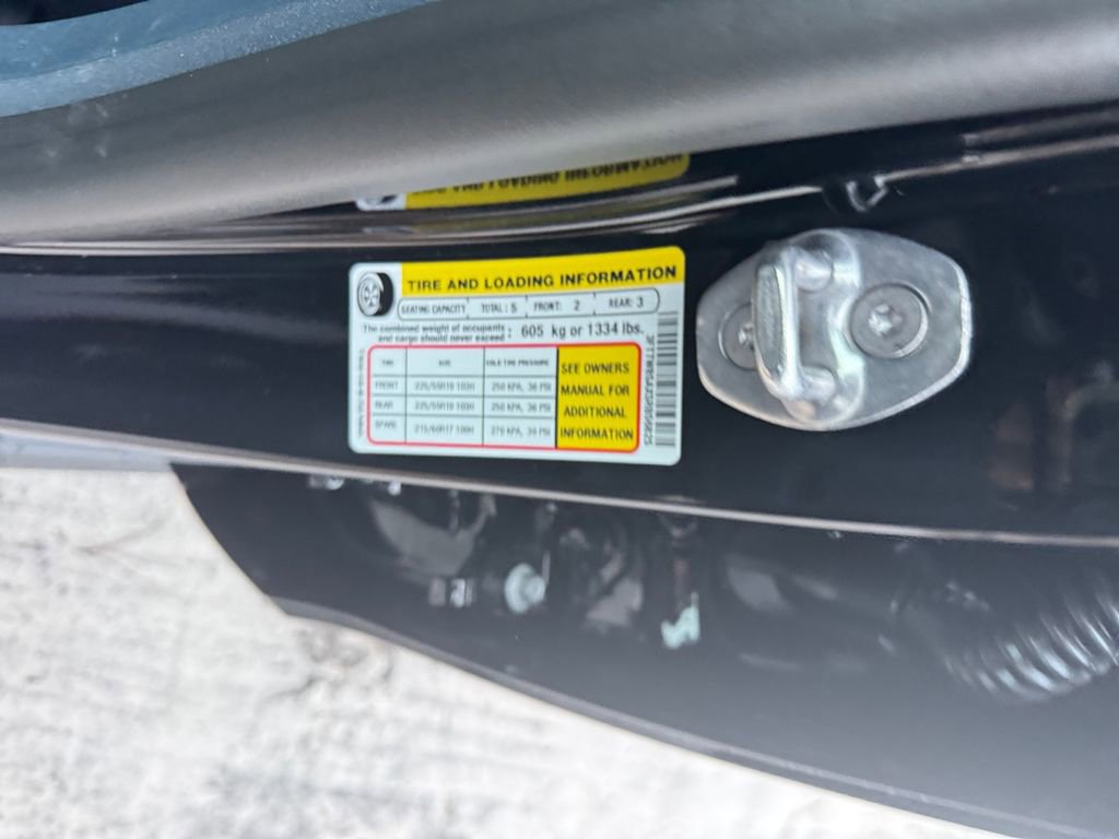 New 2025 Ford Maverick Lariat w/ Black Appearance Package image 28