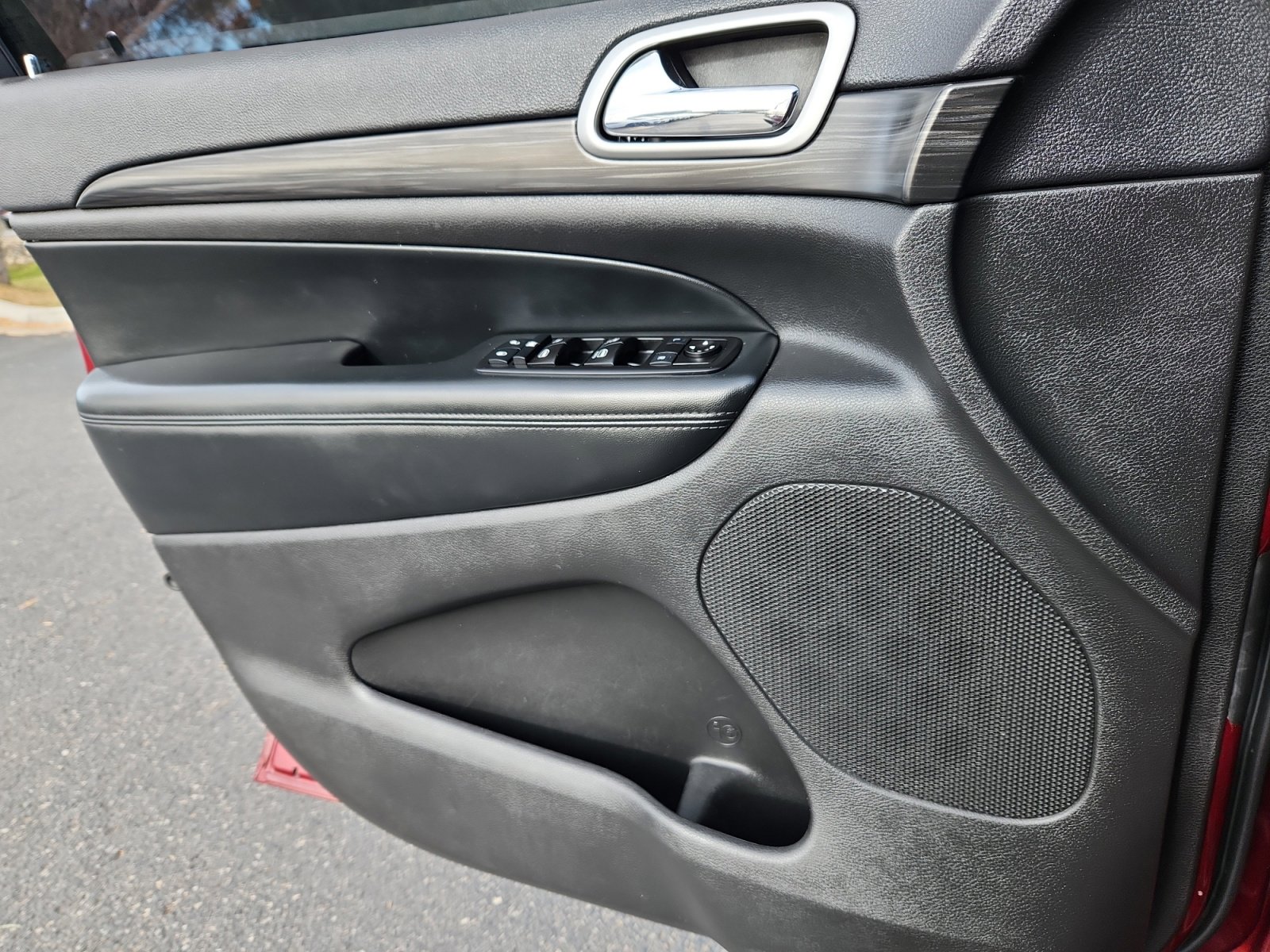 Used 2019 Jeep Grand Cherokee Laredo w/ 18" Wheel & 8.4" Radio Group image 13