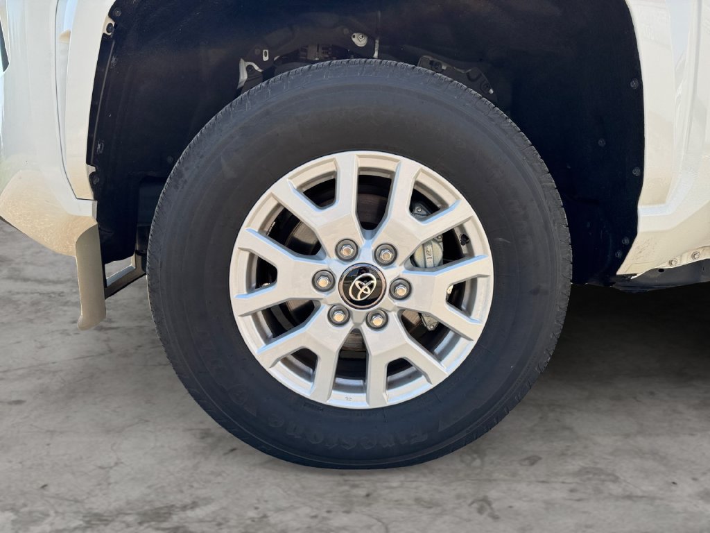Certified 2025 Toyota Tacoma SR5 AWD/4WD image 9