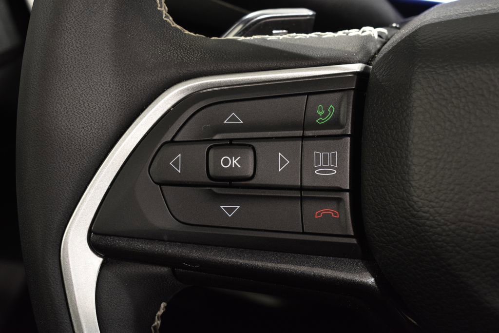 Used 2023 Jeep Grand Cherokee L Laredo image 19