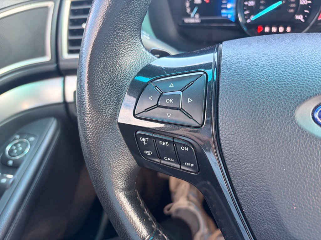 Used 2016 Ford Explorer XLT w/ Equipment Group 202A AWD/4WD image 10