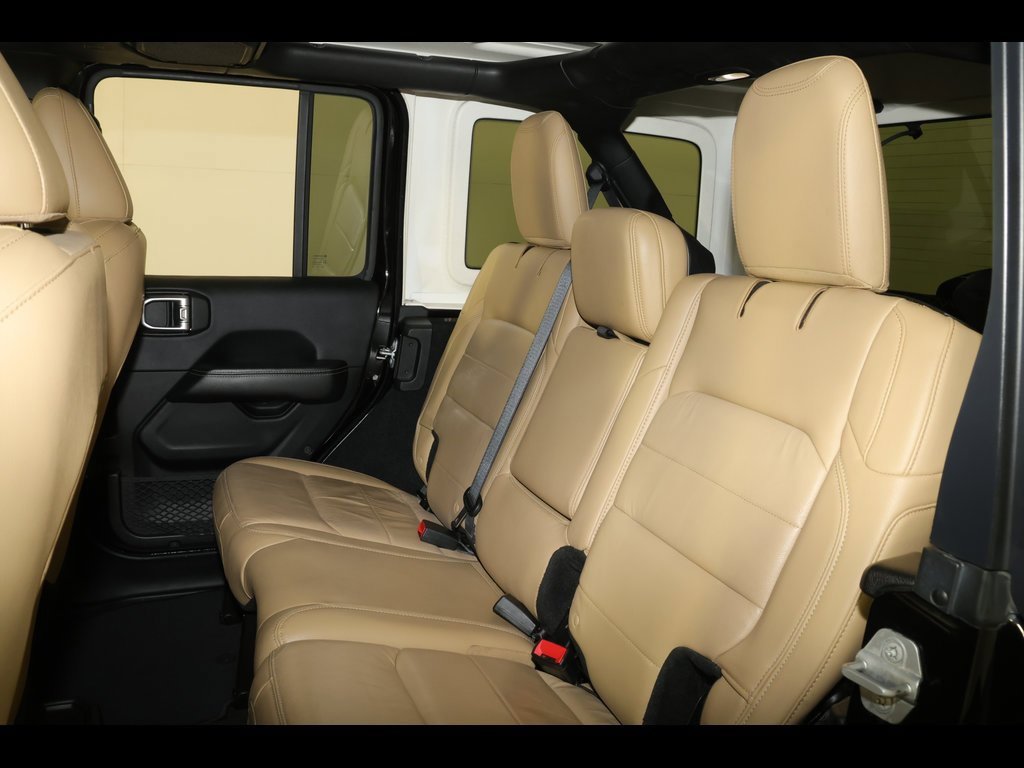 Used 2018 Jeep Wrangler Unlimited Sahara image 26