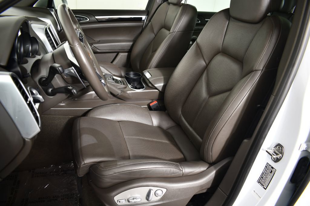 Used 2017 Porsche Cayenne Platinum Edition AWD/4WD image 15