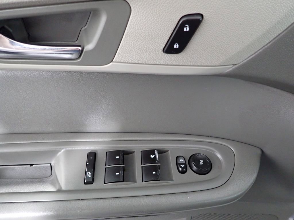 Used 2015 Chevrolet Traverse LT image 17