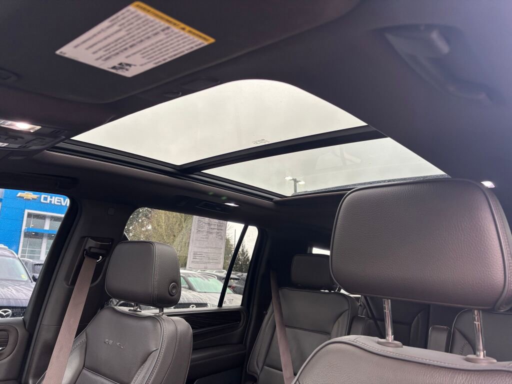 Used 2022 GMC Yukon XL Denali image 17