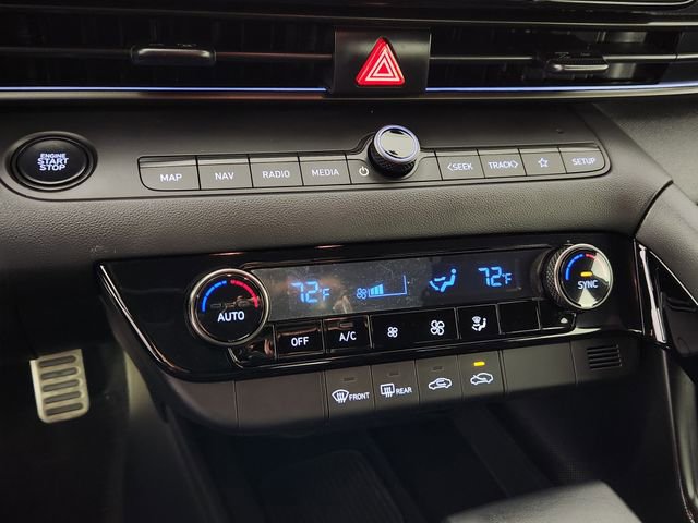 Certified 2025 Hyundai Elantra SEL image 21