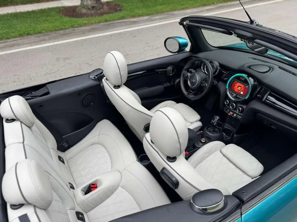 Used 2021 MINI Cooper Convertible w/ Signature Upholstery Package image 10