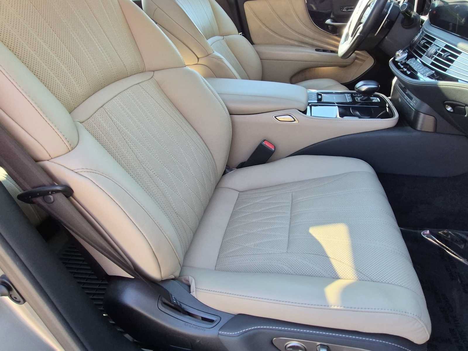 Used 2021 Lexus LS 500 AWD w/ Interior Upgrade Package image 22