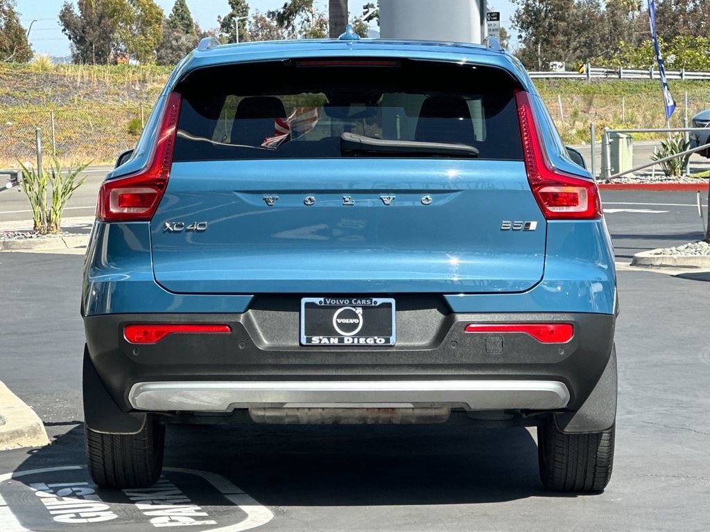Certified 2023 Volvo XC40 B5 Ultimate w/ Protection Package Premier AWD/4WD image 4