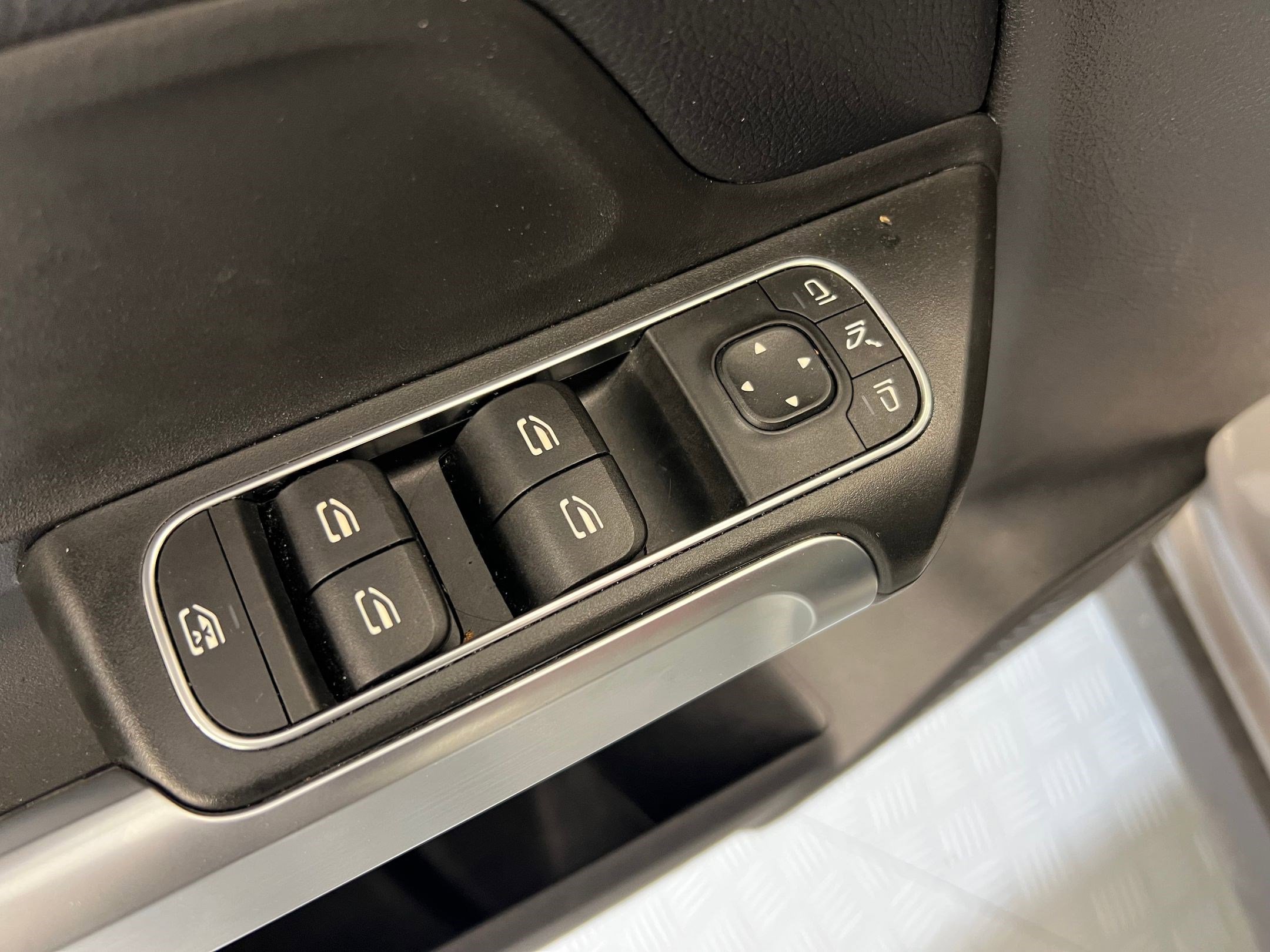 Certified 2021 Mercedes-Benz GLB 250 image 26