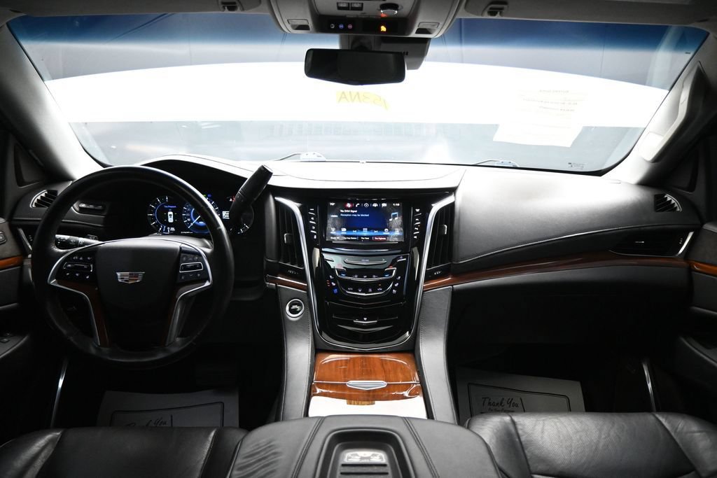 Used 2018 Cadillac Escalade ESV Premium Luxury AWD/4WD image 14