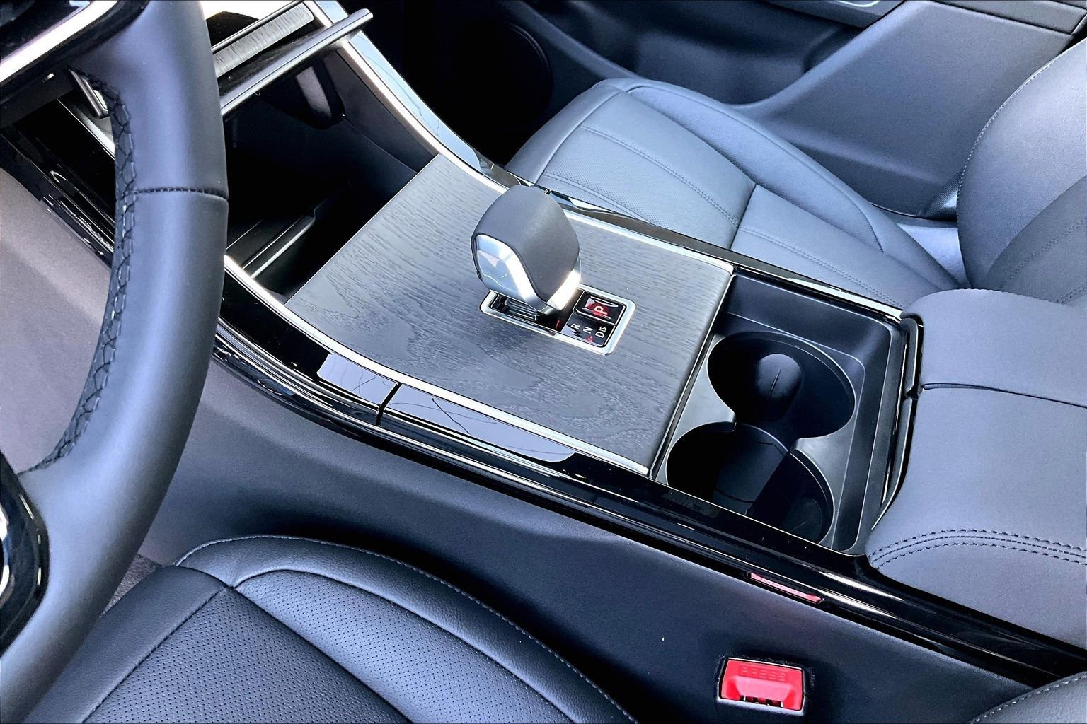 New 2026 Land Rover Range Rover Evoque S image 8