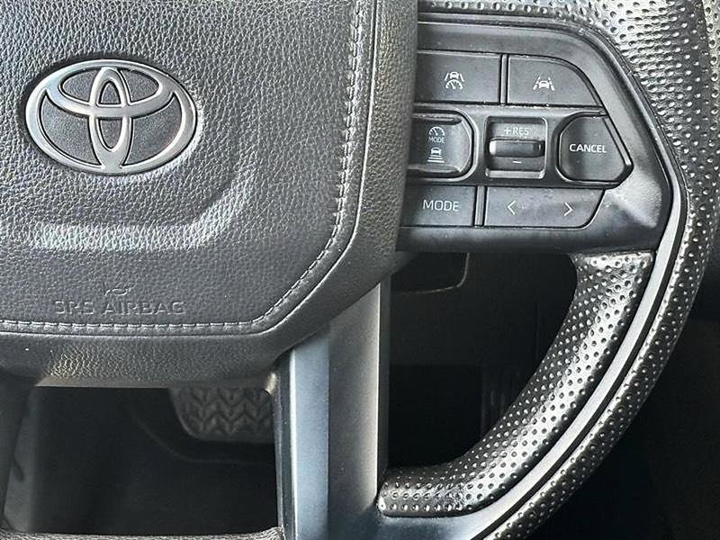 Used 2024 Toyota Tacoma SR5 AWD/4WD image 23