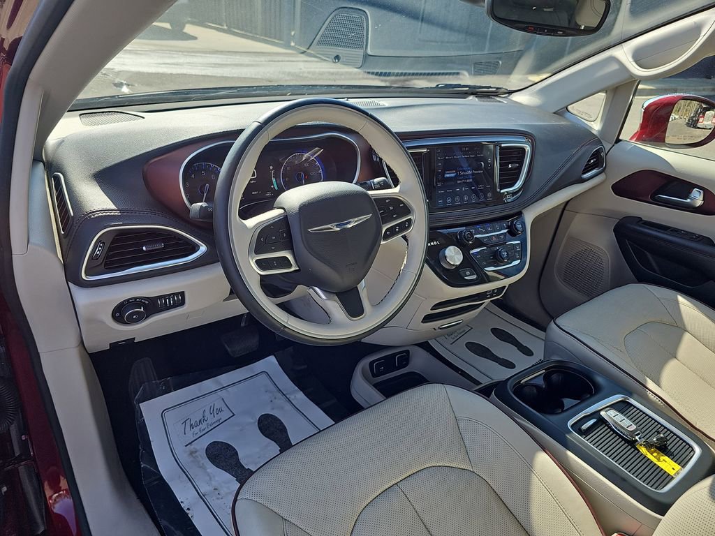 Used 2020 Chrysler Pacifica Limited image 21