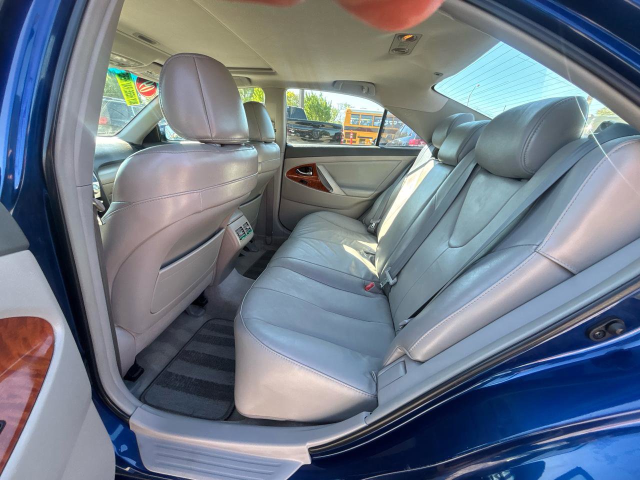 Used 2009 Toyota Camry XLE FWD image 14