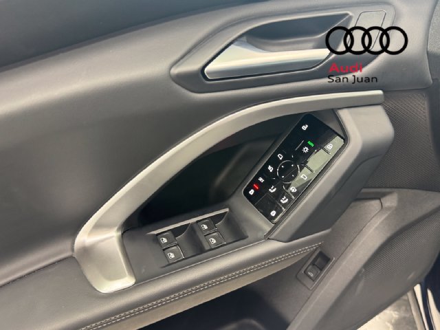 Used 2025 Audi Q5 Premium w/ Convenience Package AWD/4WD image 29